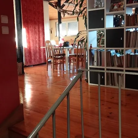 Loft In Heart Of דירה